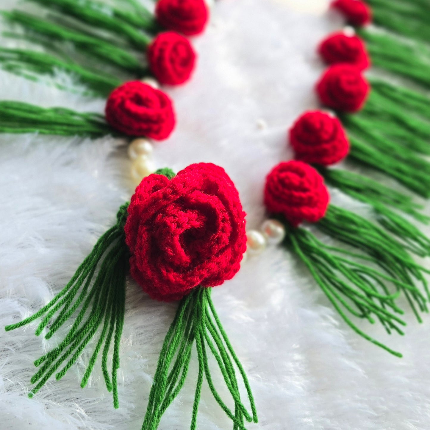 Rose and Durva Crochet Garland